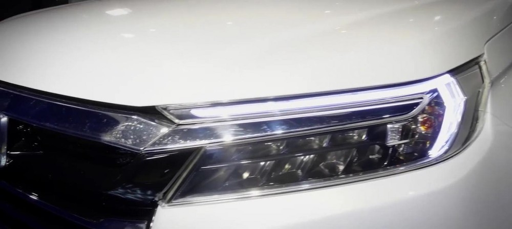 Cận cảnh cụm đèn pha của Honda N7X